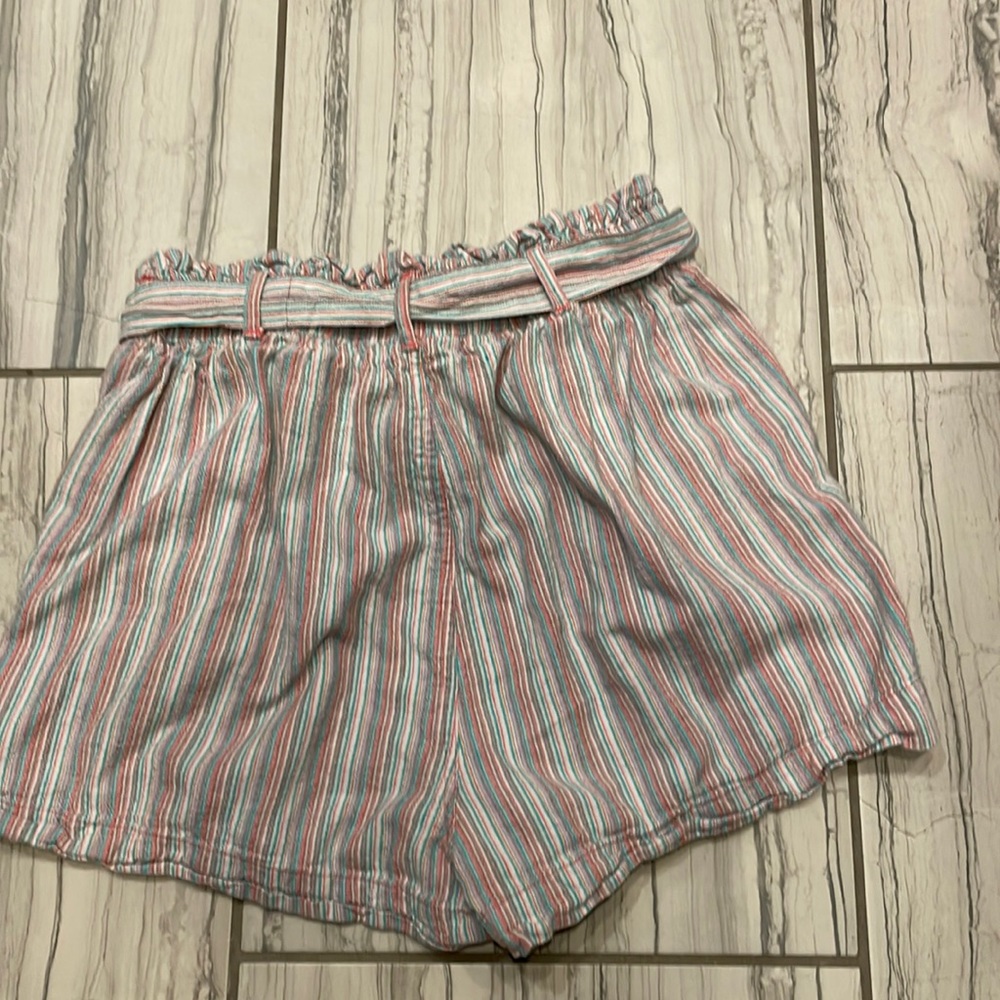 Women’s American Eagle Paper Bag Shorts - Picture 2 of 3